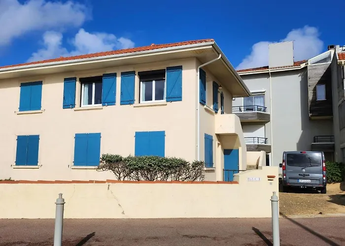 Apartment Front Eljocri *